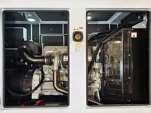 مولدات ديزل من 283 إلى 700 كيلو فولت أمبير تعمل بمحرك بيركنز أمريكي