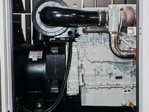 مولدات ديزل من 283 إلى 700 كيلو فولت أمبير تعمل بمحرك بيركنز أمريكي