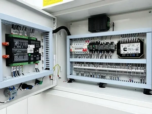 مولدات ديزل من 33 إلى 2500 كيلو فولت أمبير تعمل بمحرك بيركنز هندي