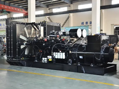مولدات ديزل من 275 إلى 1875 كيلو فولت أمبير تعمل بمحرك كومنز CCEC